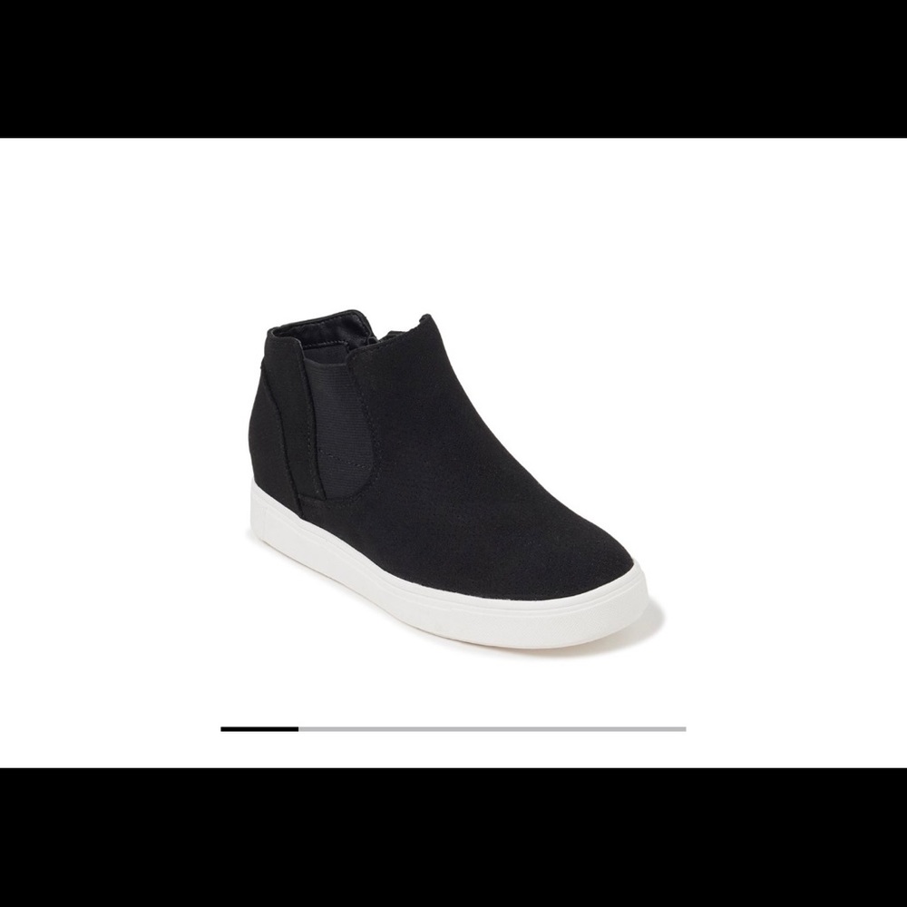 Women’s Causal Wedge Sneaker - BRAND NEW